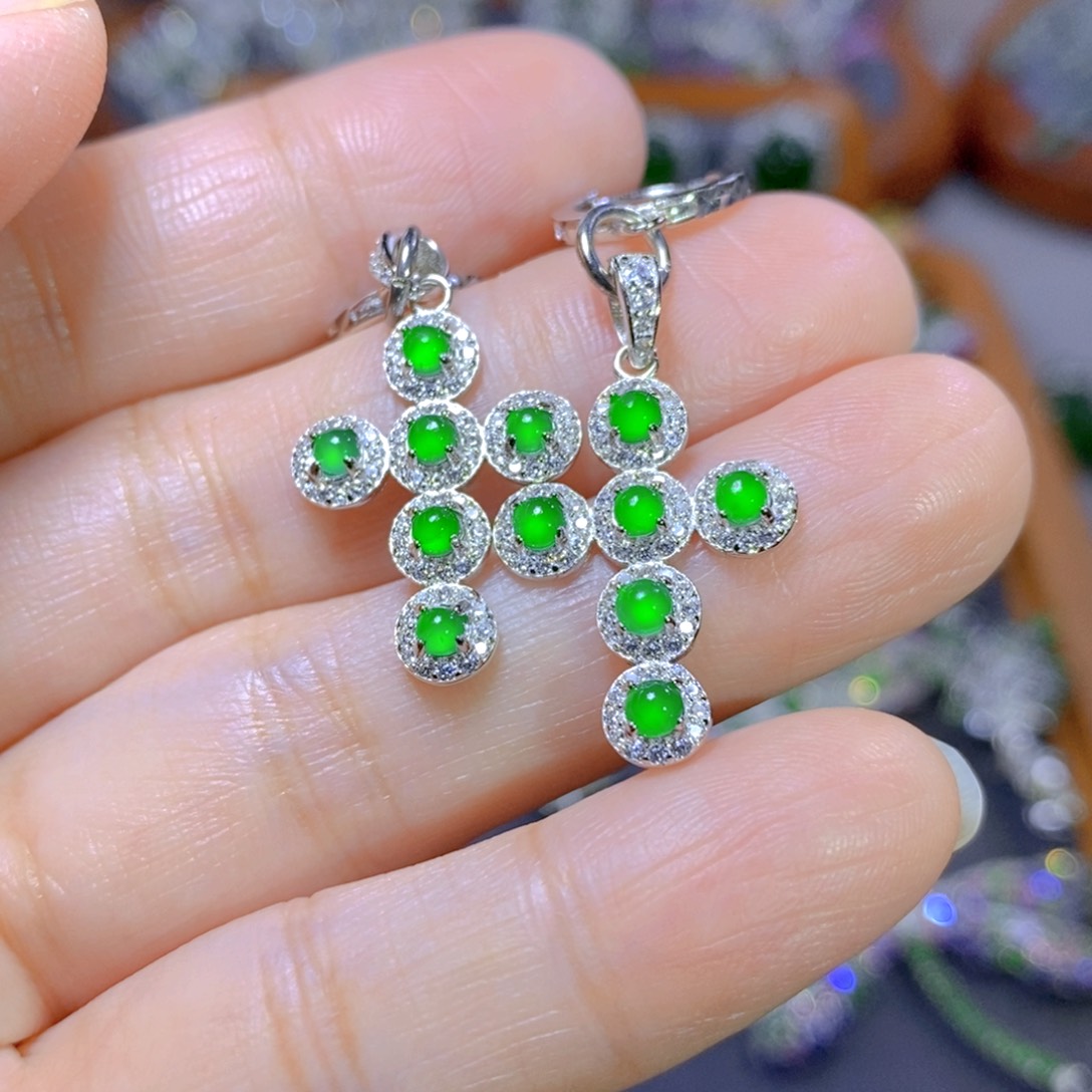 翡翠颈饰银S925镶嵌天然翡翠