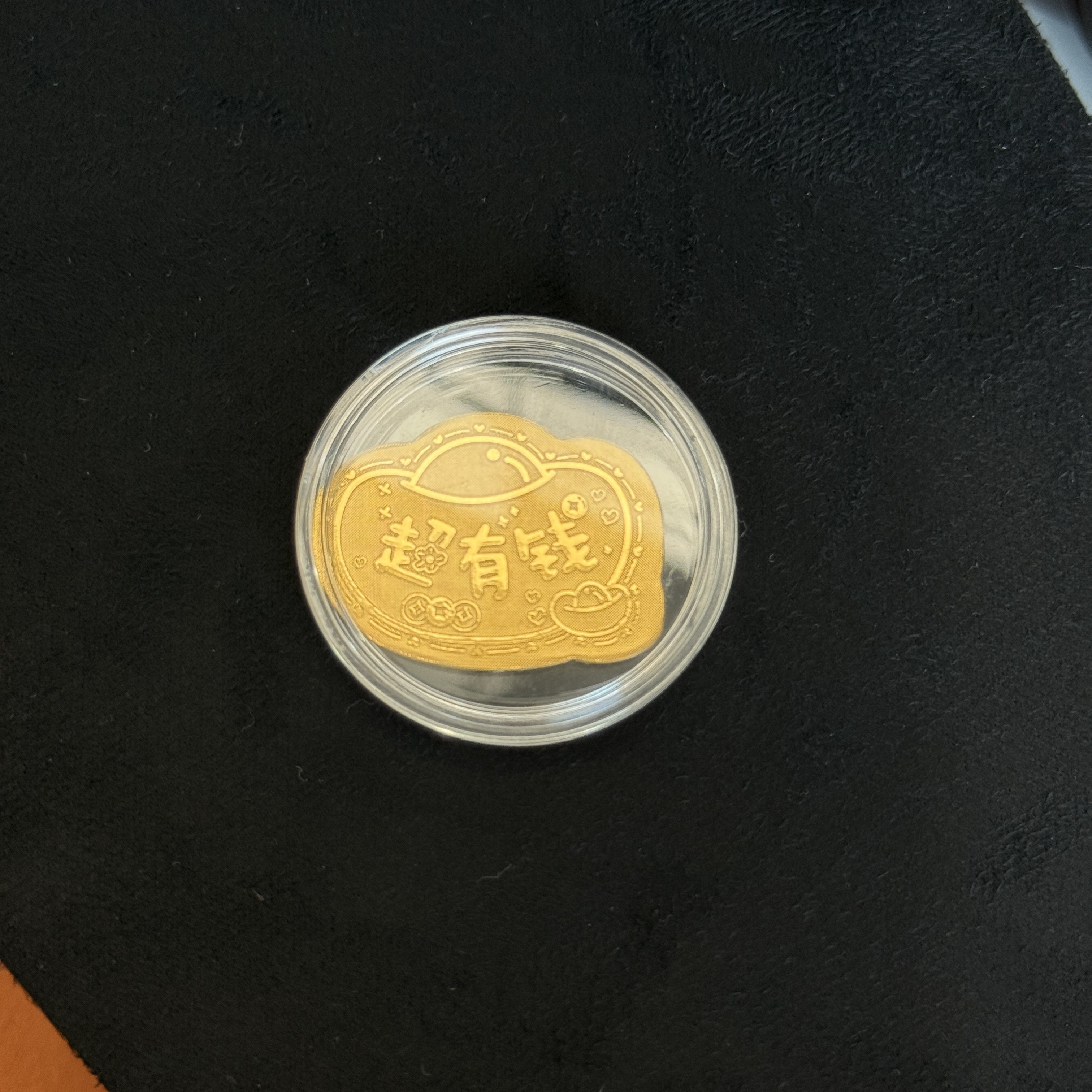 《黛喜珠宝》dd0004合金吊坠超有钱金箔手机贴