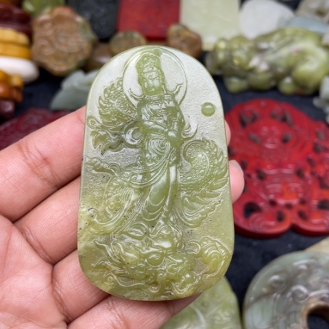 蛇纹石玉颈饰未镶嵌8