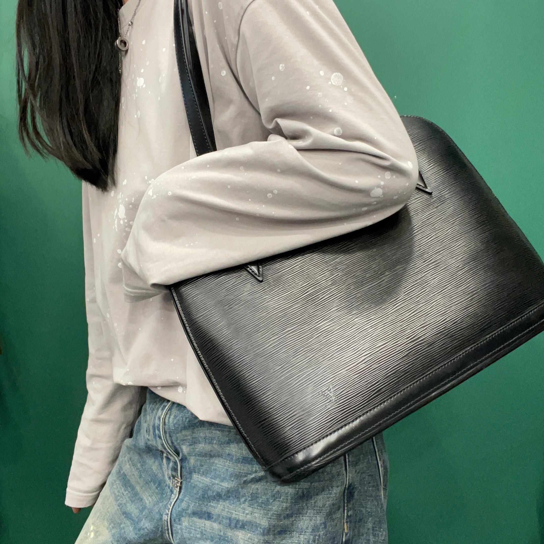 95新 LouisVuitton/路易威登 【KK】 88 1225 黑色水波纹贝壳单肩包