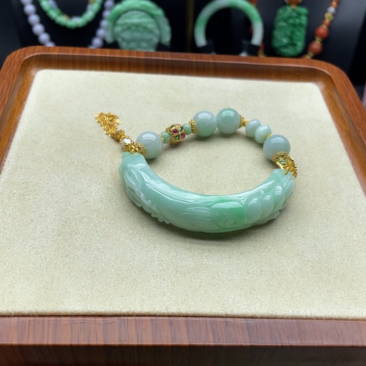 翡翠未镶嵌手镯翡翠半镯