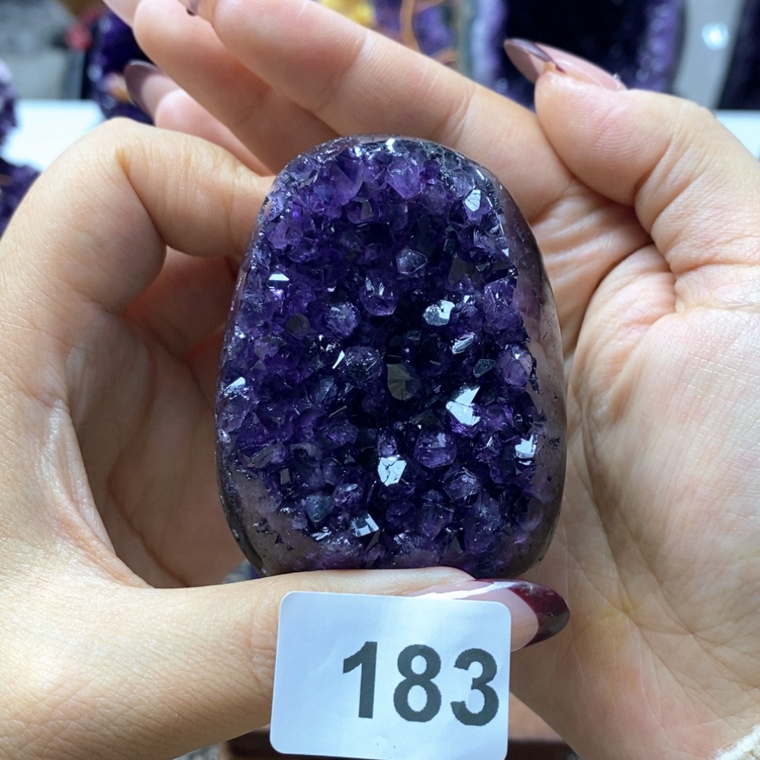 紫晶未镶嵌大型摆件（非配饰）