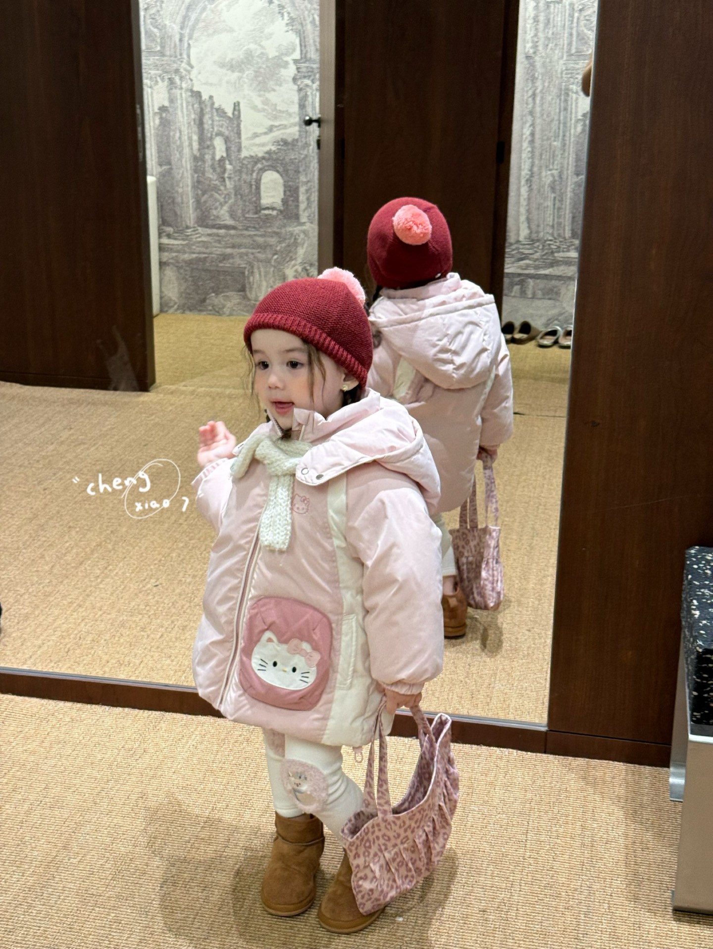 ★鑫妈咪★橙小七25新款粉色小猫羽绒服