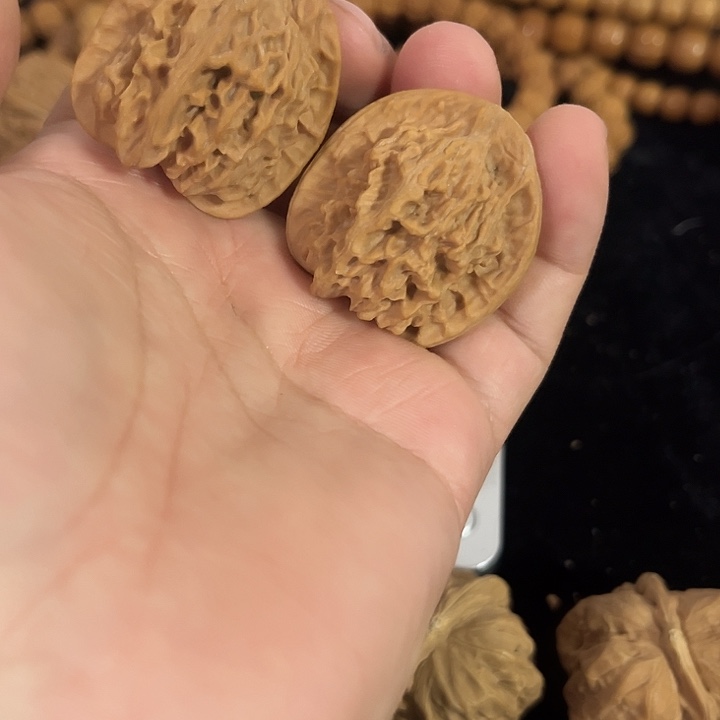 文玩核桃把件35左右微微瑕练手天地，编号018