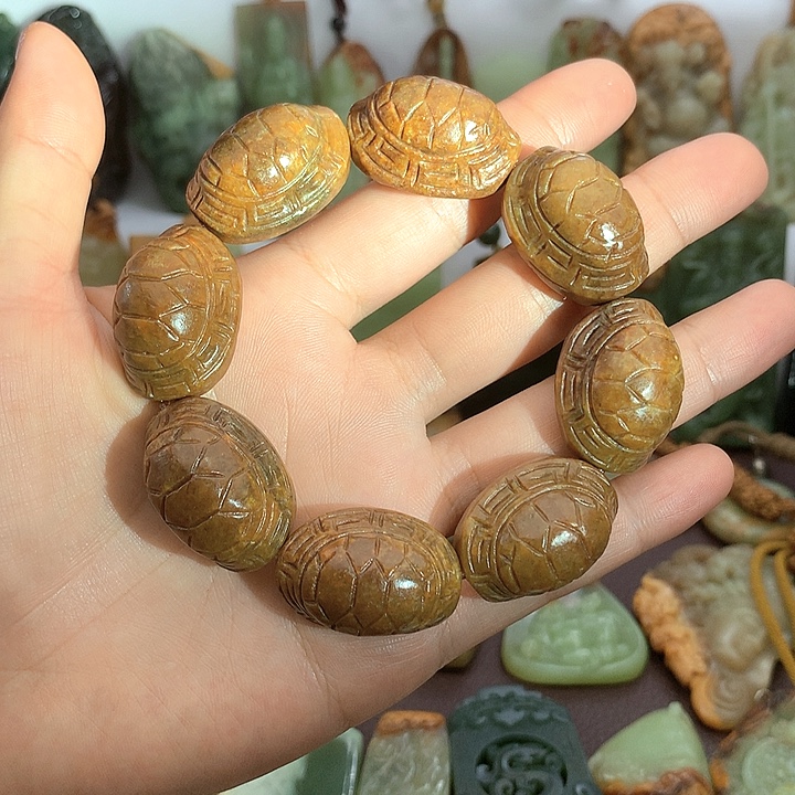 岫岩河磨玉（透闪石质玉）未镶嵌把件