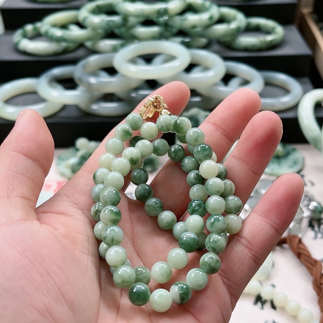 【闪购商品】未镶嵌透闪石-蛇纹石玉妈妈链明****糕