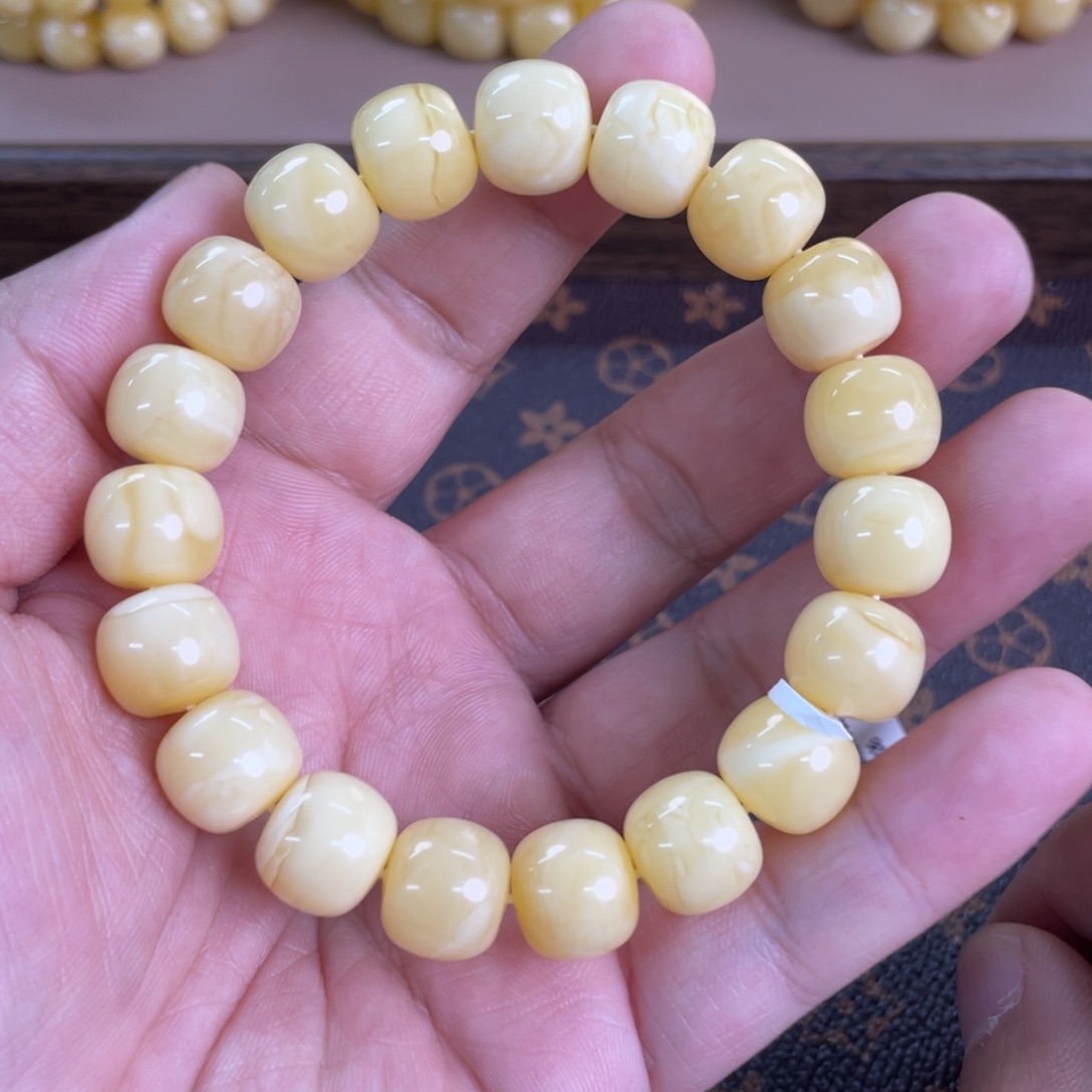 琥珀裸石未镶嵌1470000000000