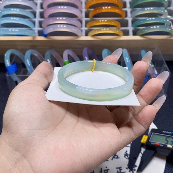 玛瑙/玉髓手镯未镶嵌57063