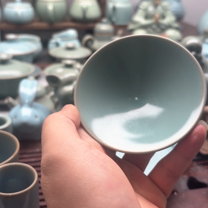 微瑕斗箕杯，容量80，仿古釉