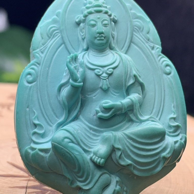 （何姐绿松石）原矿瓷釉级玉化料观音吊坠，尺29.5×38.8×15mm重22.5