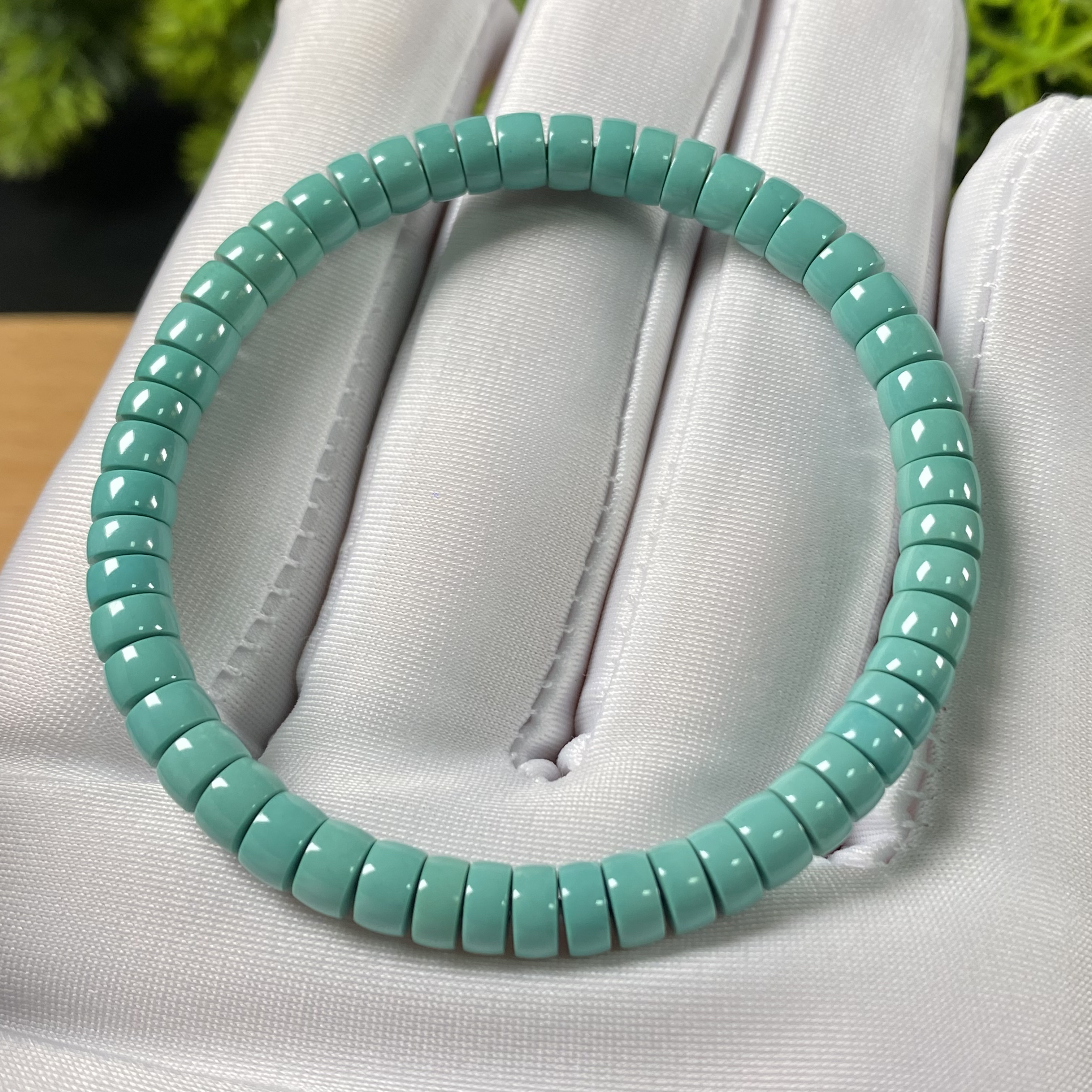 原矿绿松石玉化料直切手串 直径5.5mm，重9.36g，圈围15cm