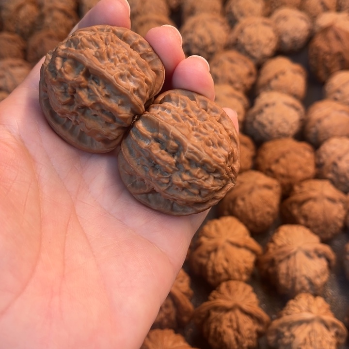 p***1文玩核桃吊坠白狮子