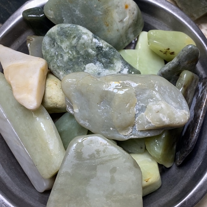 同***乐和田玉未镶嵌珠宝奇石136