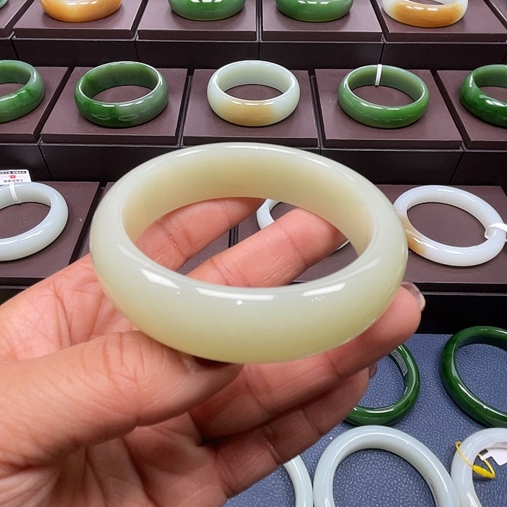 和田玉未镶嵌手镯5859