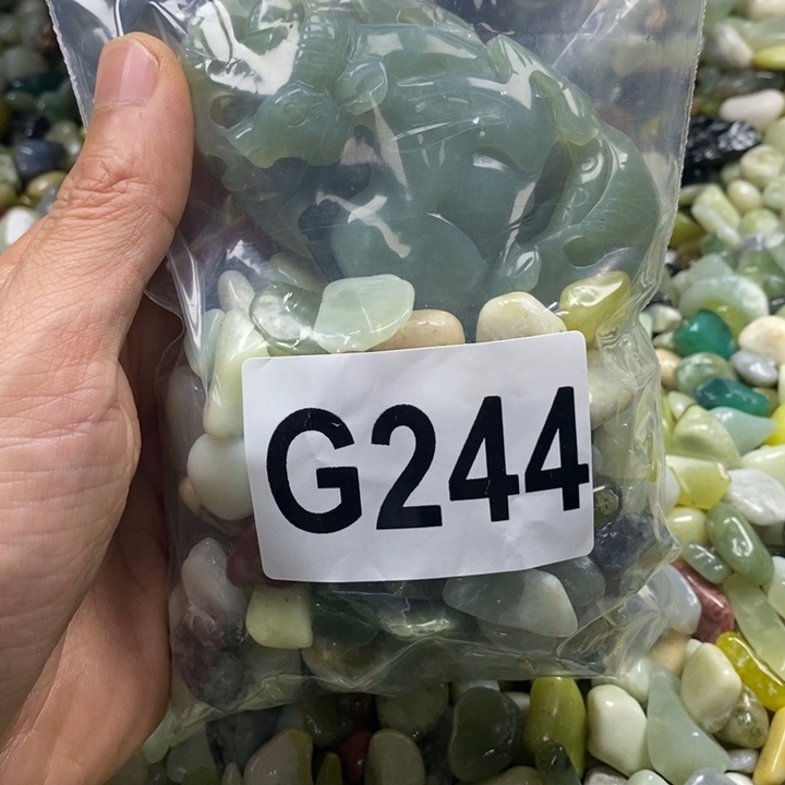 蛇纹石玉鱼缸石未镶嵌