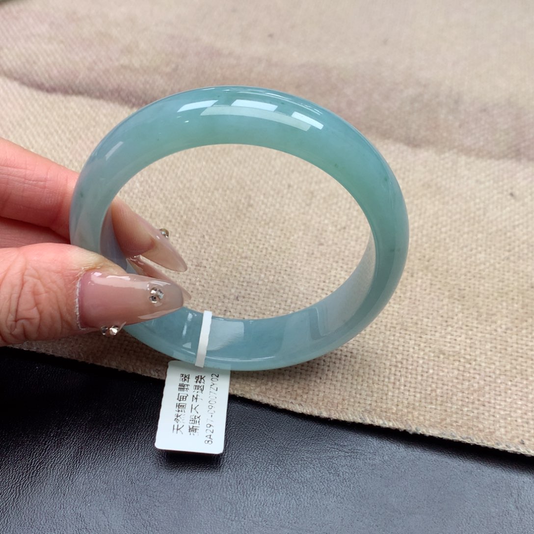 未镶嵌手镯翡翠缅甸翡翠手镯