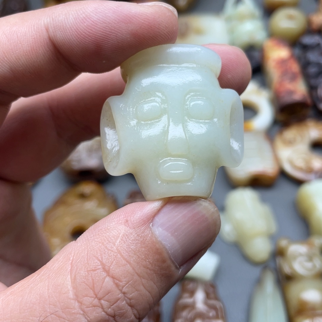 和田玉未镶嵌颈饰