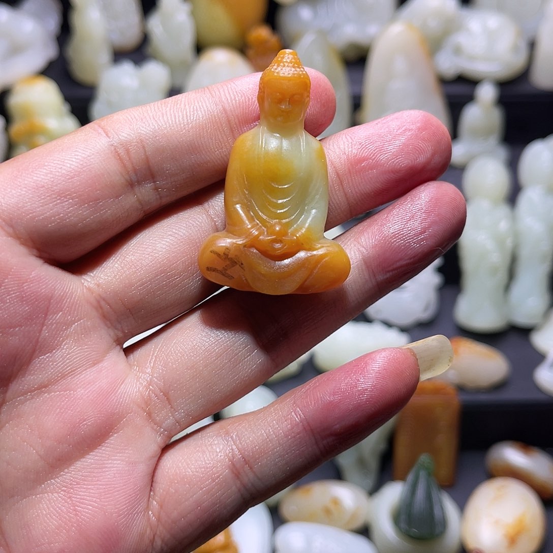 笑***生和田玉未镶嵌挂件