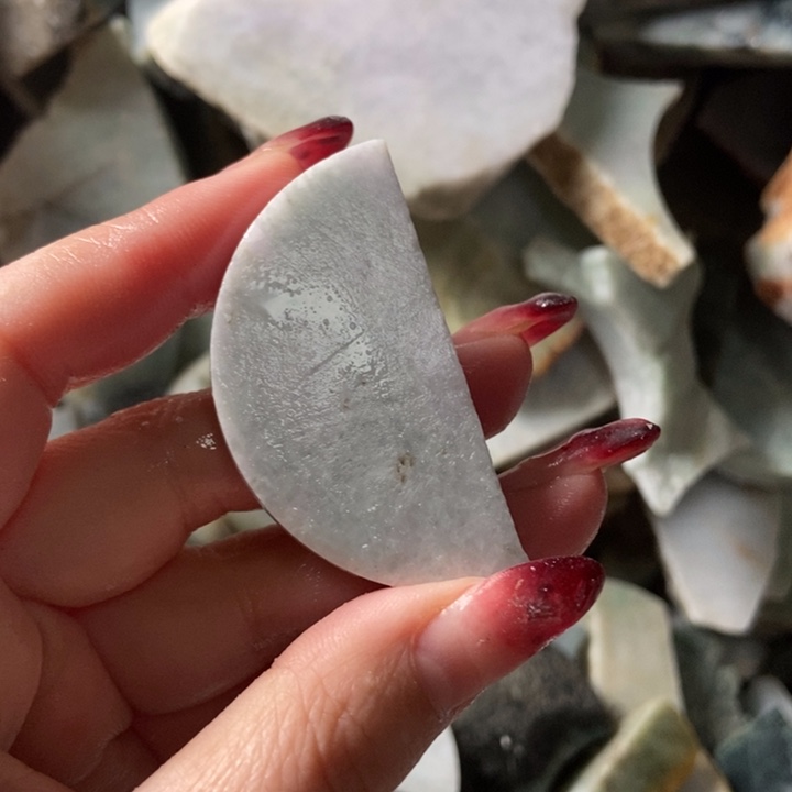 翡翠颈饰未镶嵌天然翡翠