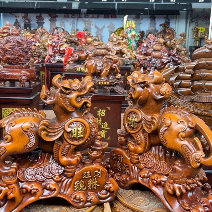 成套家具紫檀木类旺财貔貅一对