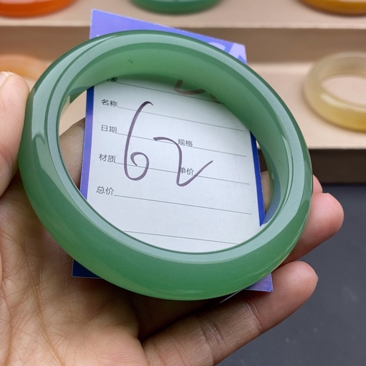 石英质玉未镶嵌手镯