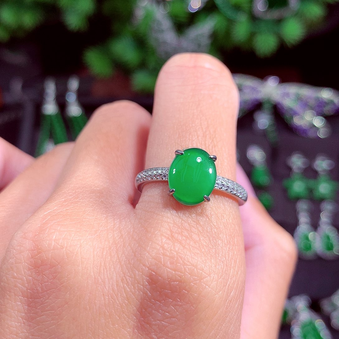 颈饰未镶嵌翡翠天然