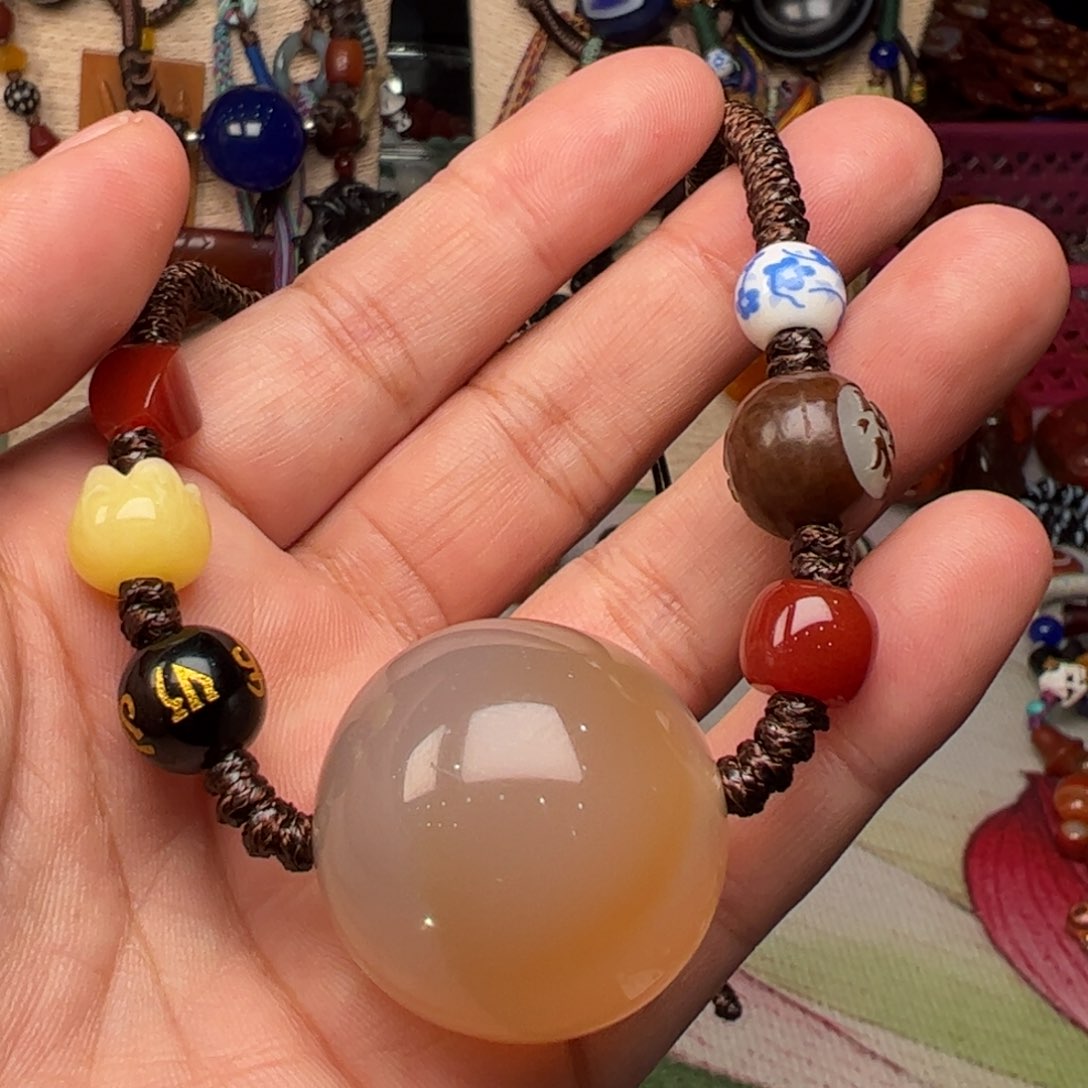 玛瑙/玉髓颈饰未镶嵌