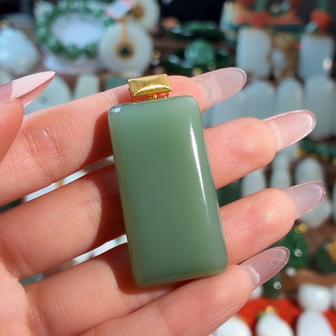 和田玉18K金镶嵌颈饰T