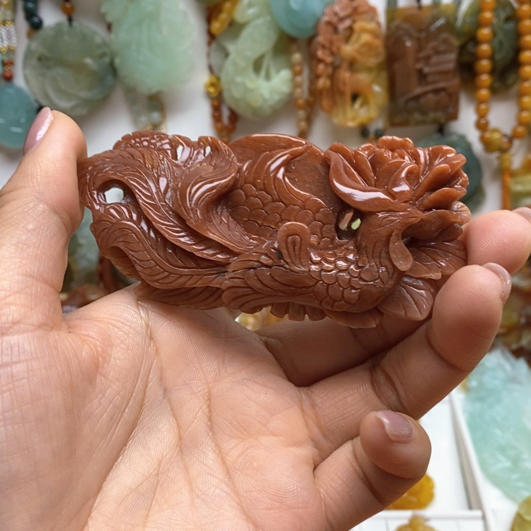 蛇纹石玉颈饰未镶嵌