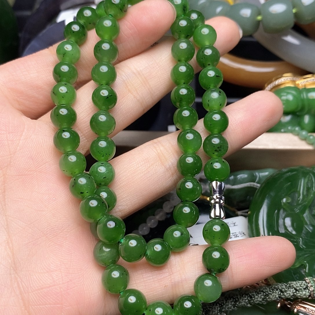 和田玉（碧玉）颈饰未镶嵌