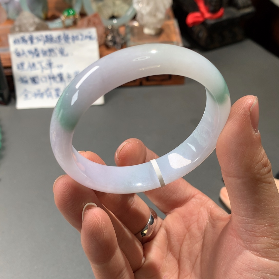 翡翠手镯未镶嵌55圈口