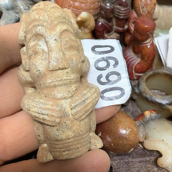 蛇纹石玉颈饰未镶嵌郭*