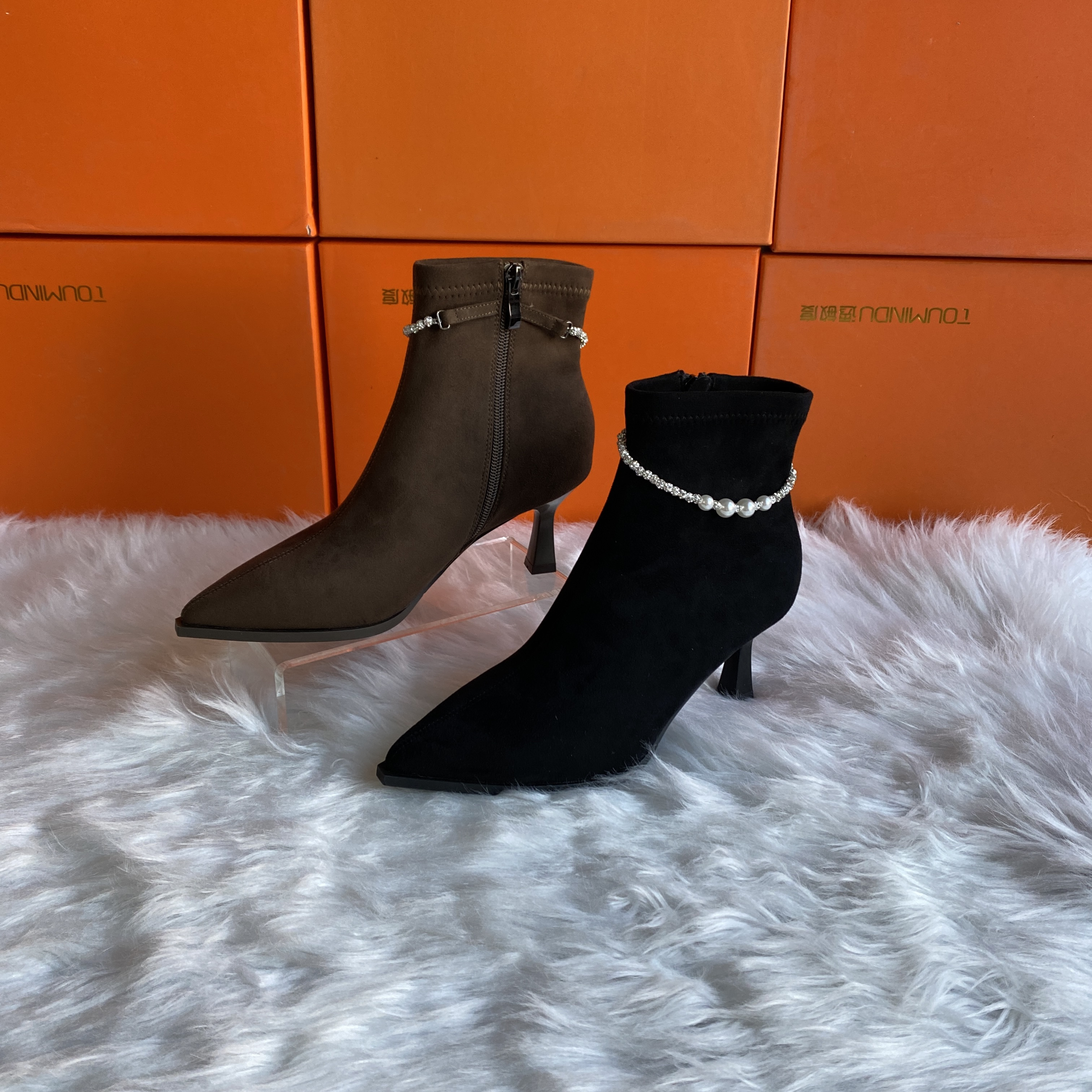 2480-5秋冬新款时尚气质珍珠细跟单里短靴F