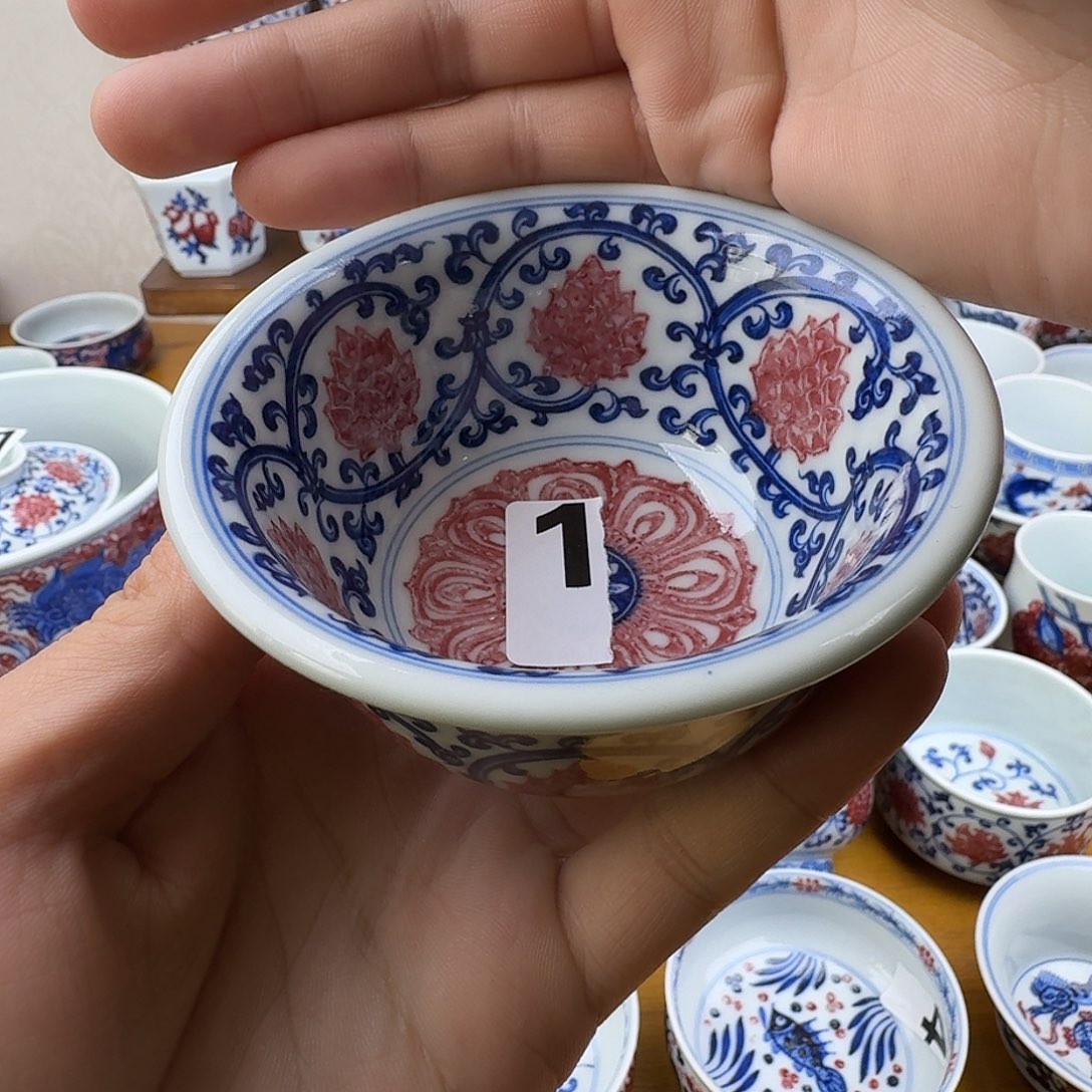 青花釉里红压手杯