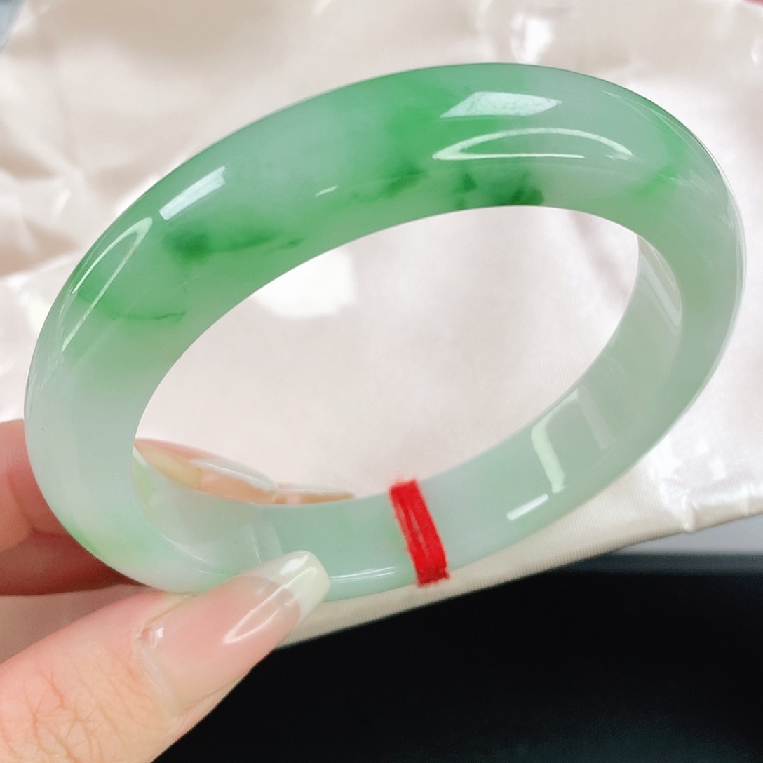 翡翠手镯未镶嵌9027翡翠