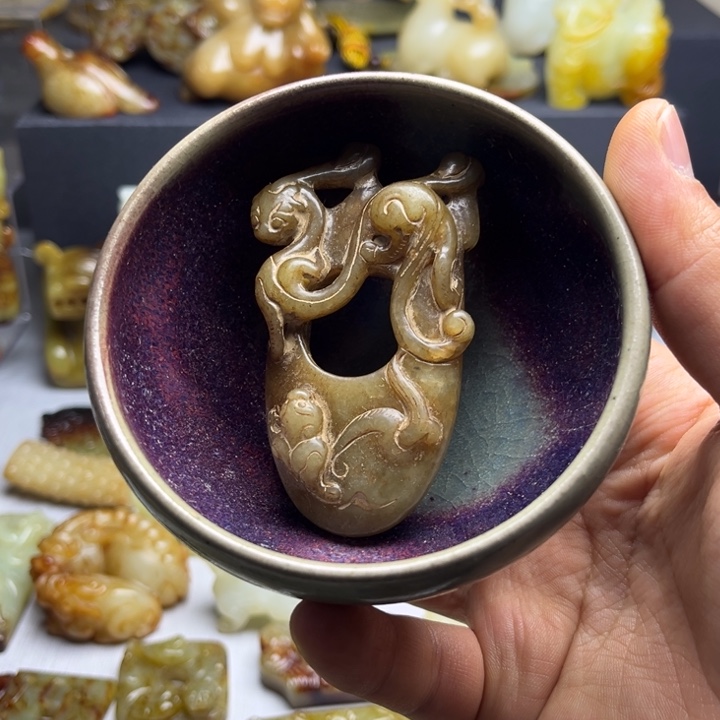 碟用****0钧窑器形规整鸡心佩