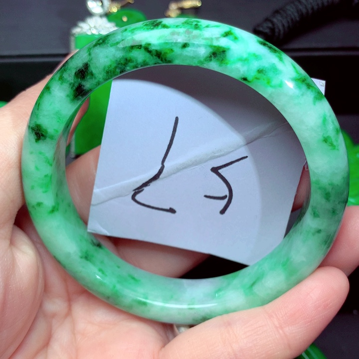 翡翠未镶嵌手镯手镯