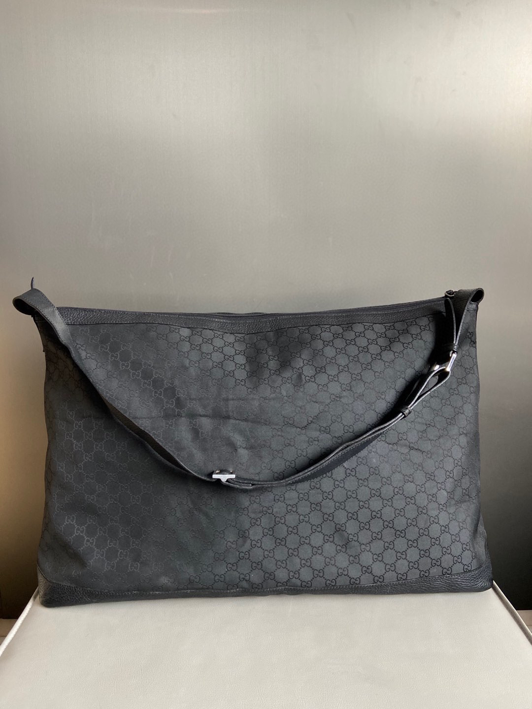 95新 GUCCI/古驰 经典黑花双G满印logo帆布配皮60旅行袋zp071