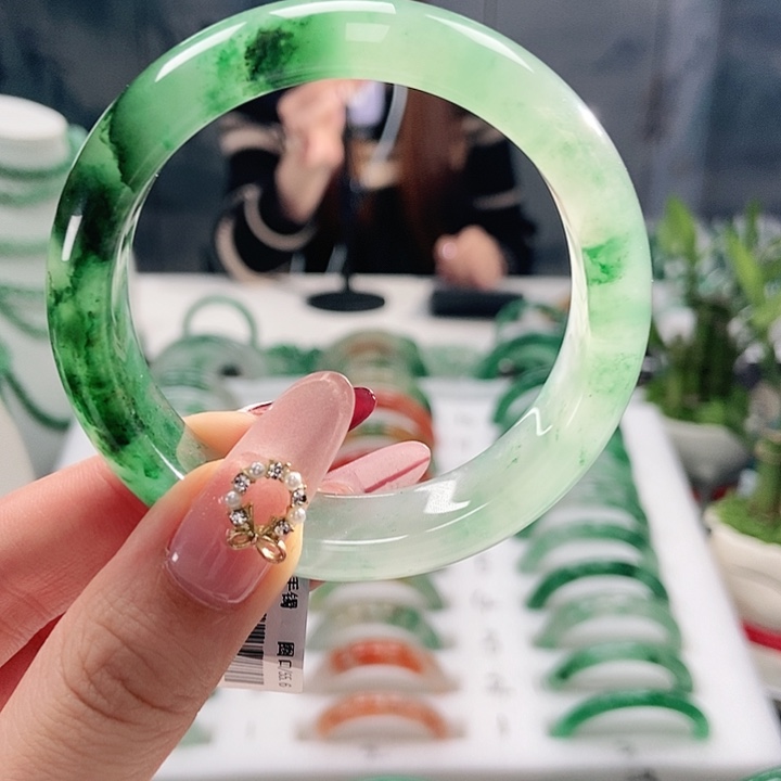 石英质玉手镯未镶嵌天然A货非洲翠手镯