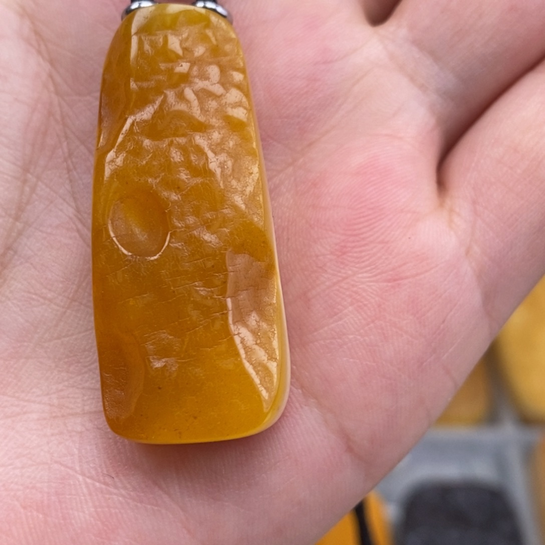 琥珀吊坠(赠链)未镶嵌