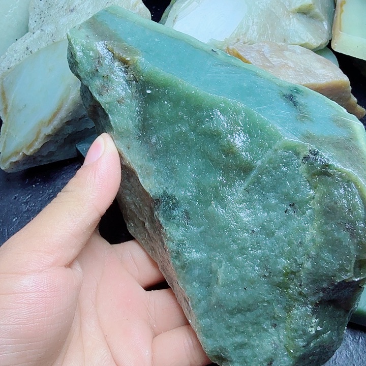 和田玉（糖玉）未镶嵌珠宝奇石