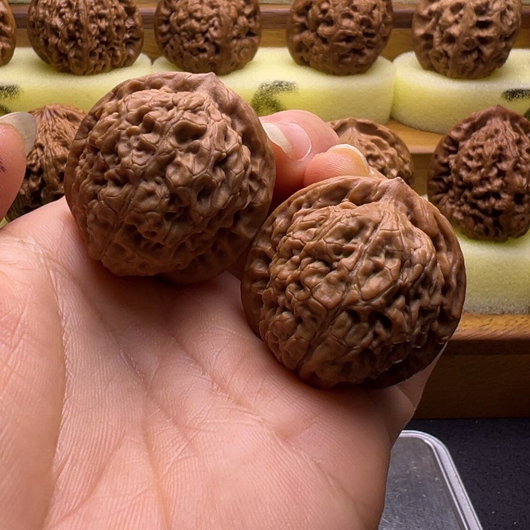 核桃莲花手把件33