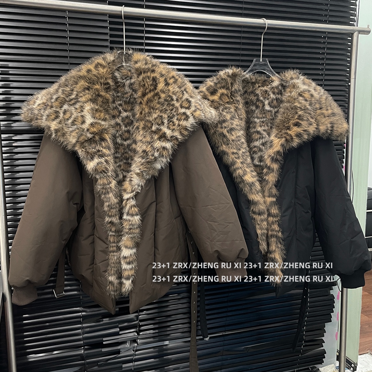 付新博女装豹纹毛绒棉服女加厚保暖美式时尚阔版大翻领棉衣15153