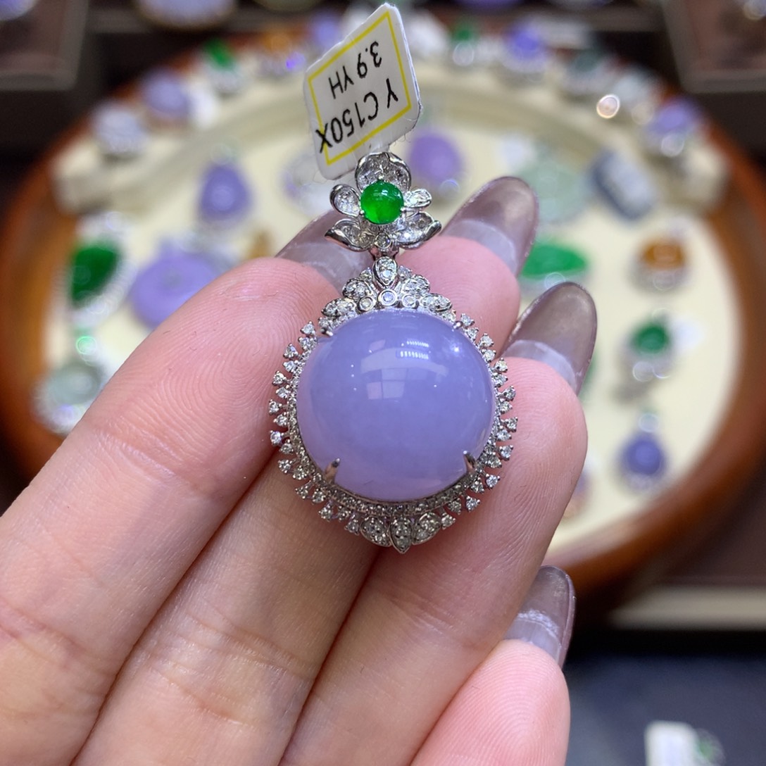 翡翠18K金镶嵌颈饰翡翠