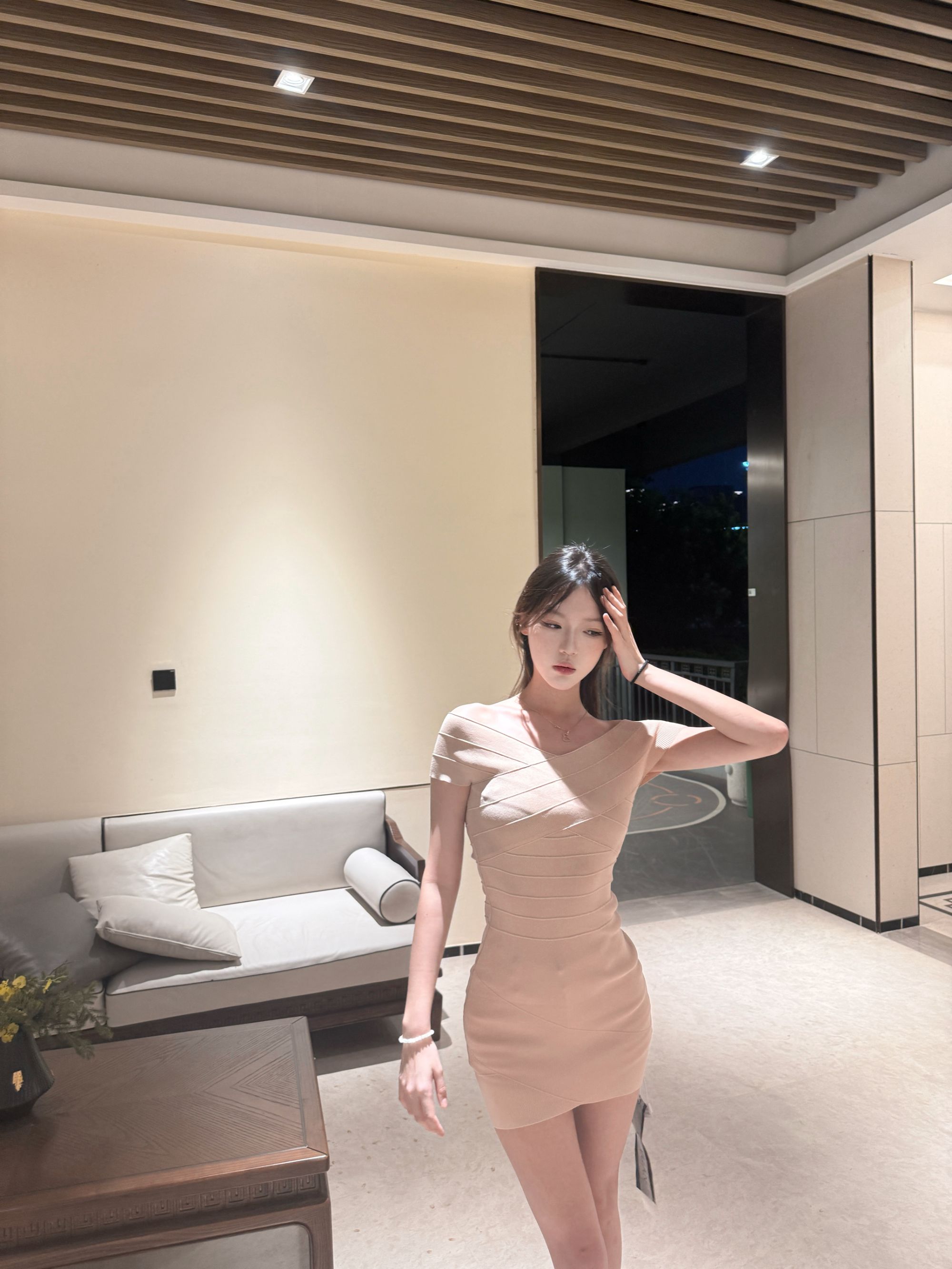 衣服清仓款夏季无袖收腰显瘦黑色V领挂脖a字气质