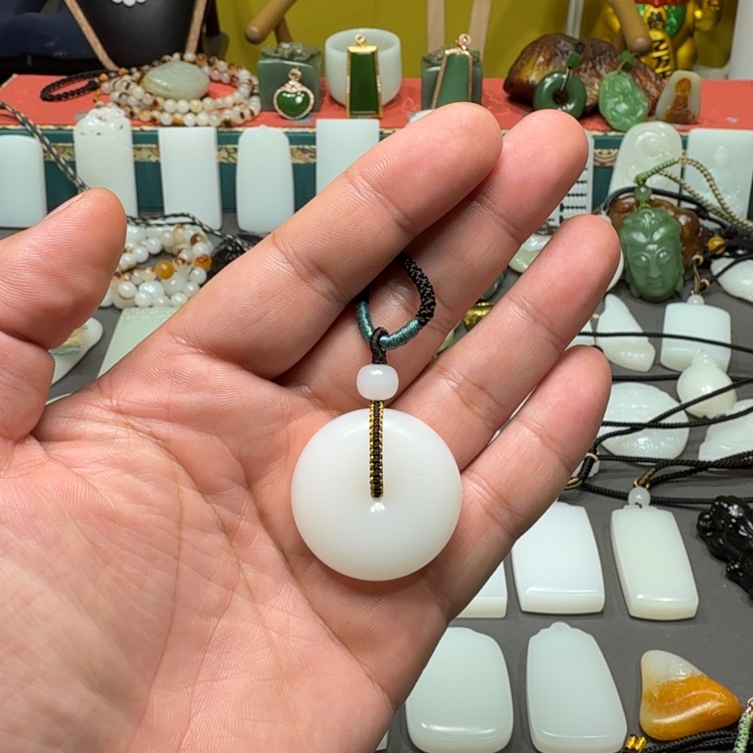 和田玉未镶嵌吊坠(不含链)