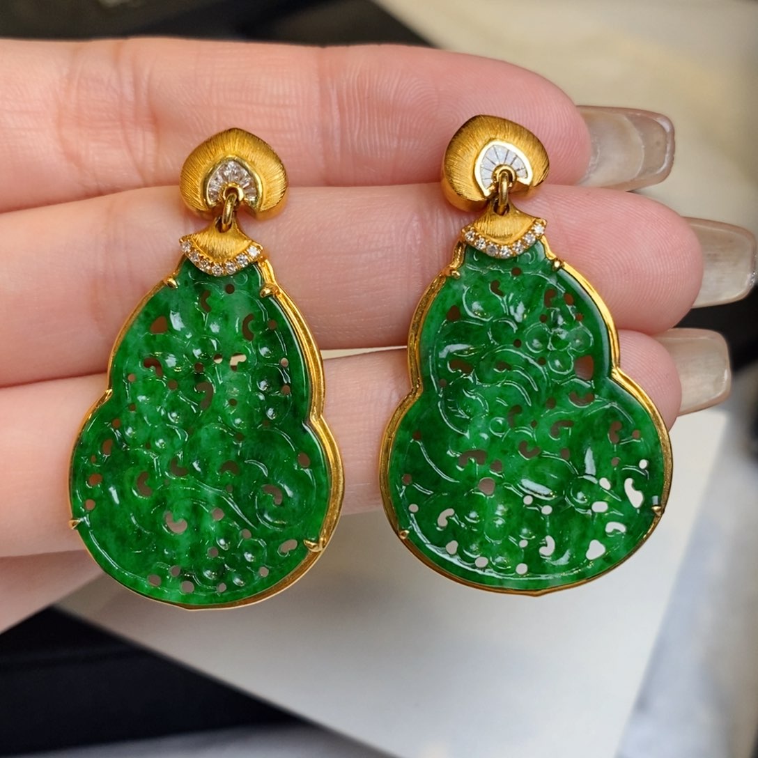 翡翠耳饰18K金镶嵌雕花葫芦