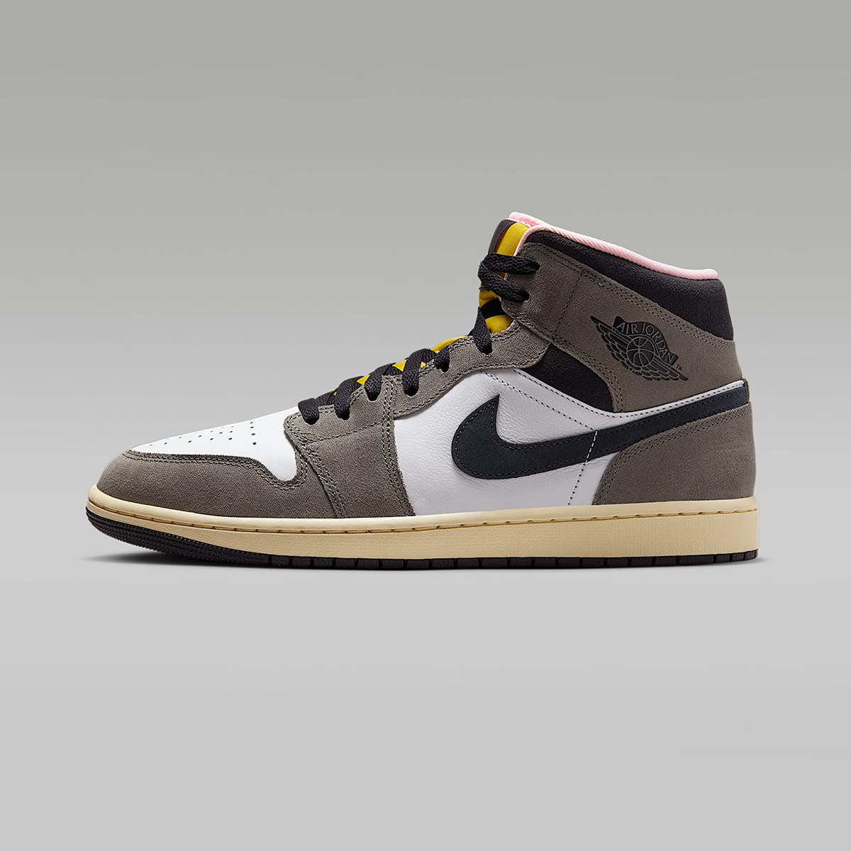 耐克男鞋AIR JORDAN 1 舒适耐磨时尚百搭运动休闲鞋HQ2011-100