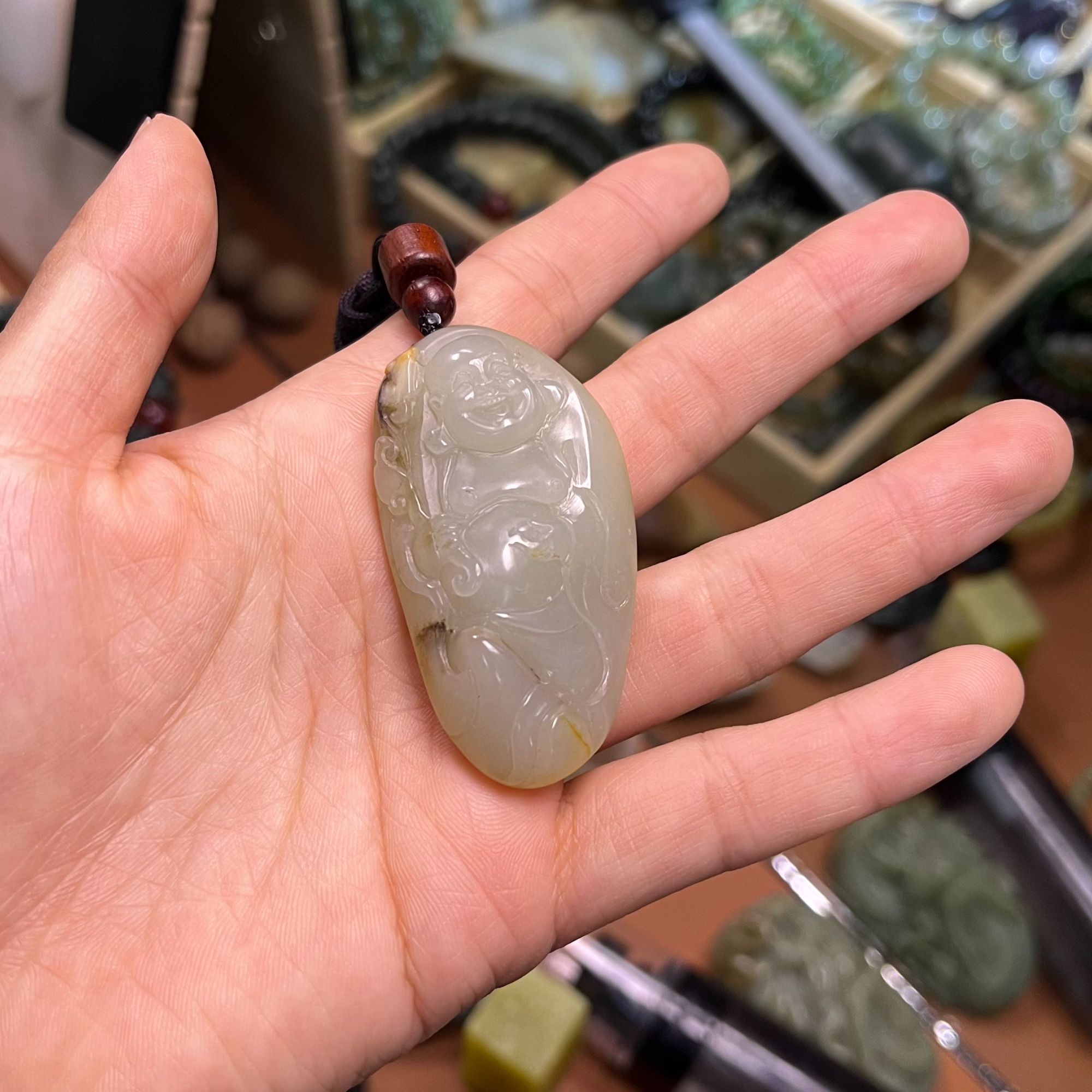 和田玉 带皮 佛公吊坠