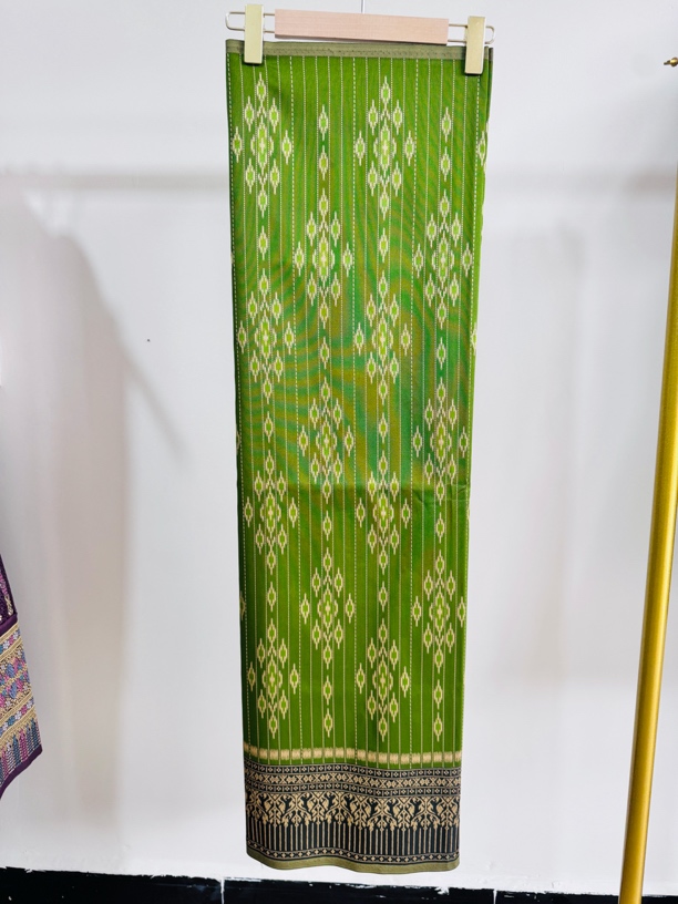 泰国进口刺绣金线裙